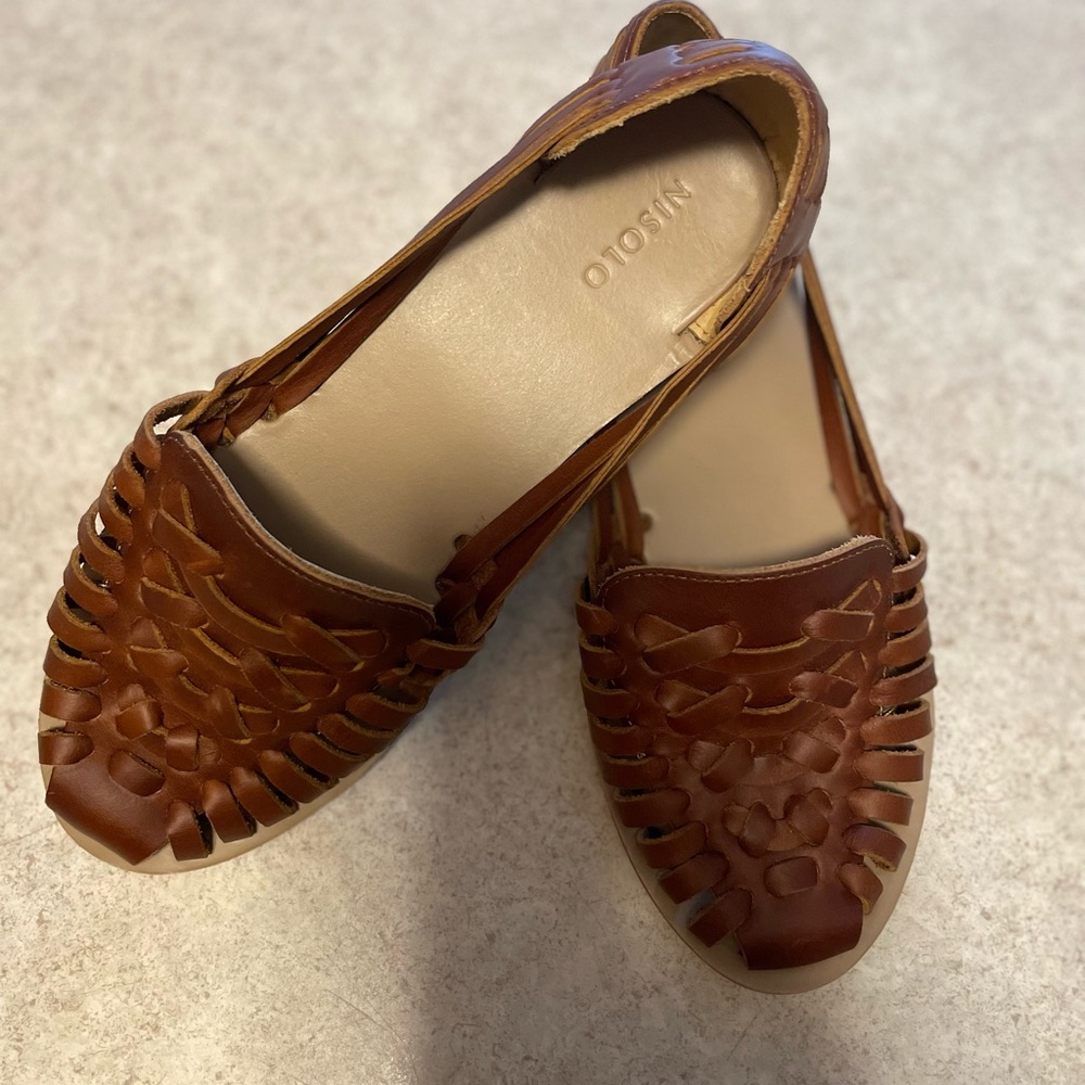 Nisola Huarache sandal size 6